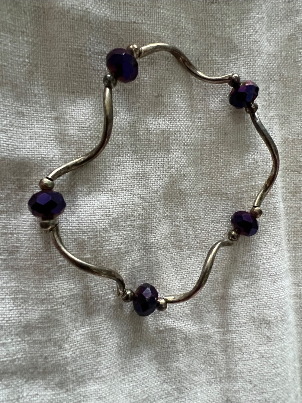 Women's Purple Beaded Silver-Tone Wavy Bracelet - elastic to place on wrist